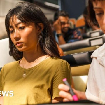 University tuition fees in England to rise with inflation every year from 2026