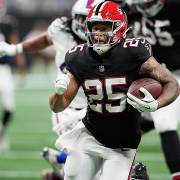 Week 8 Waiver Wire Fantasy Projections for Top Pickups and Sleeper Targets