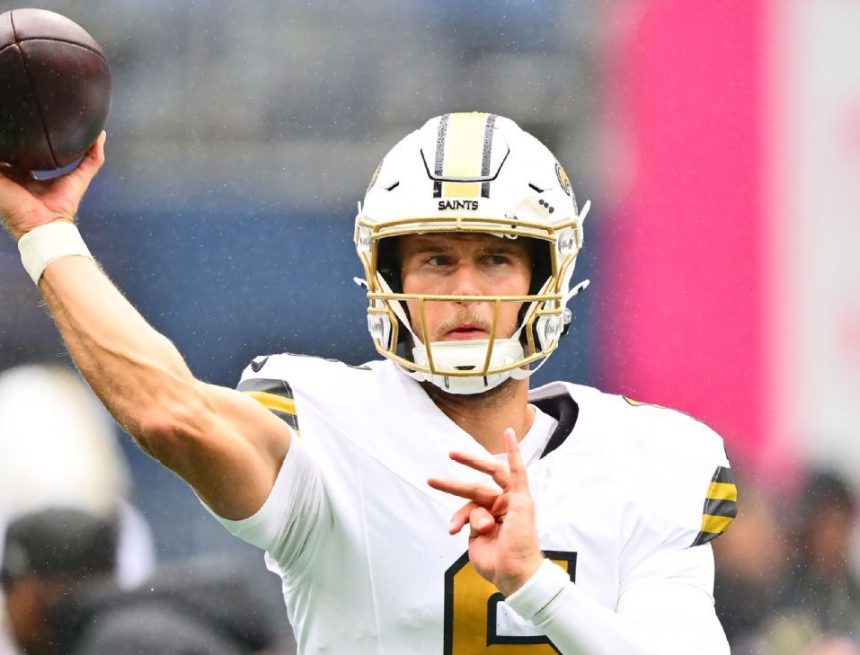 Why are Saints making QB change midway through 2025 season?
