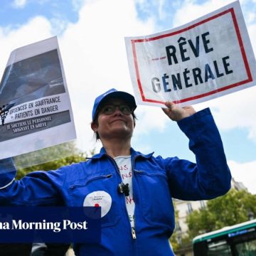 Crisis-stricken France weighs work-life balance against overseas competition