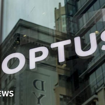 Telecoms company alerted wrong email address during deadly outage