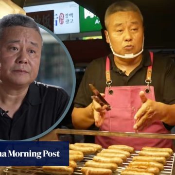 Bankrupt China entrepreneur makes comeback with roasted sausage stall, inspires many