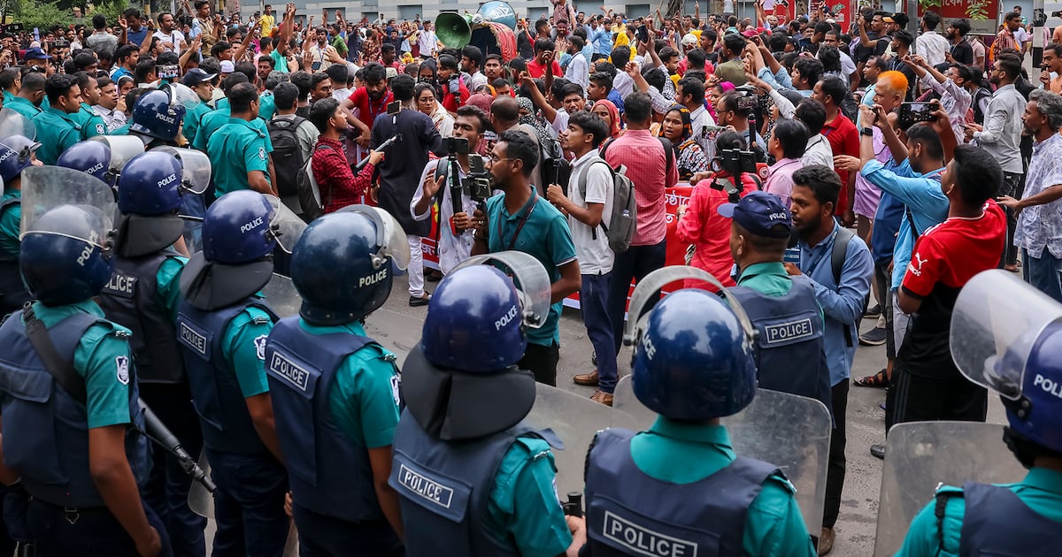 Amnesty Says Fashion Benefits From Worker Repression