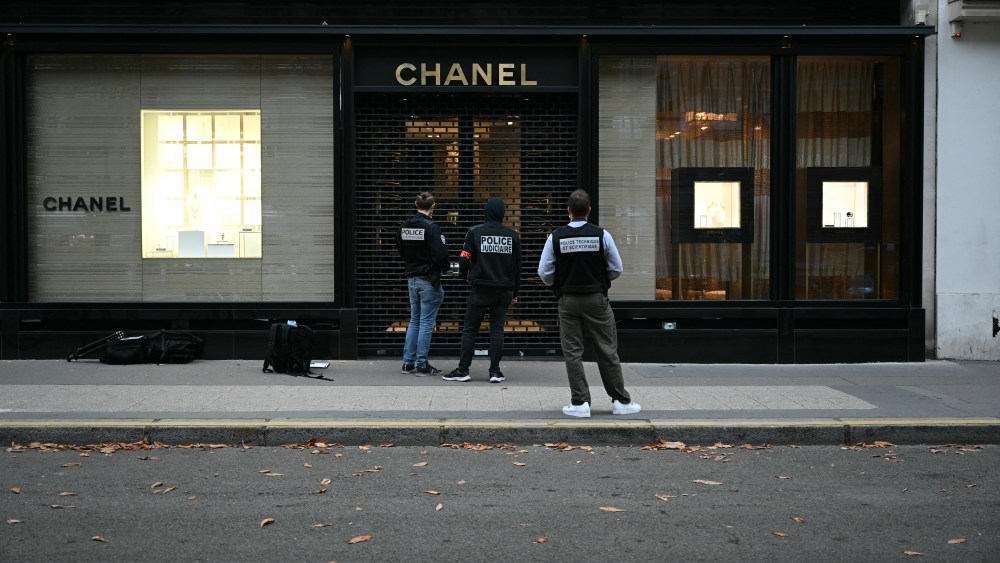 Forensic police conduct investigations at the Chanel store on Avenue Montaigne, after a failed robbery attempt, in Paris, on November 15, 2025. (Photo by Martin BUREAU / AFP) (Photo by MARTIN BUREAU/AFP via Getty Images)