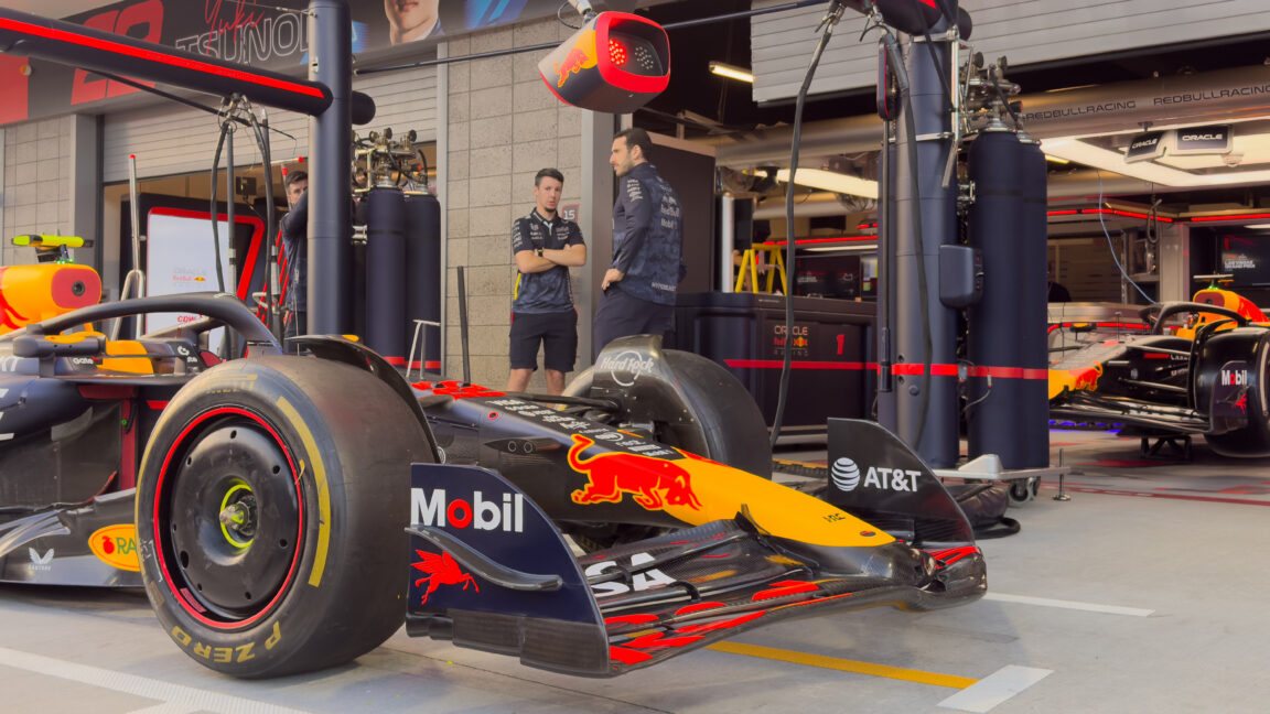 Data-driven sport: How Oracle Red Bull Racing and AT&T move terabytes of F1 info