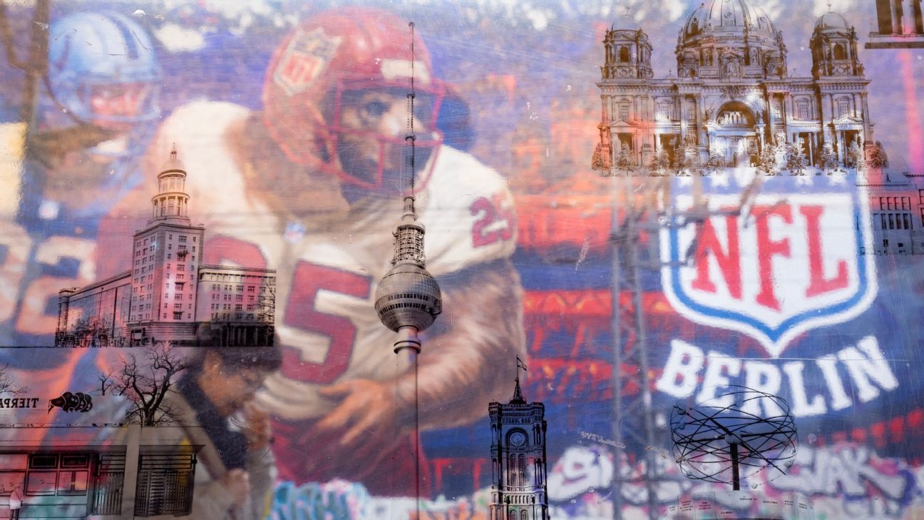 Falcons-Colts: Scenes from Berlin in NFL's Week 10 international game