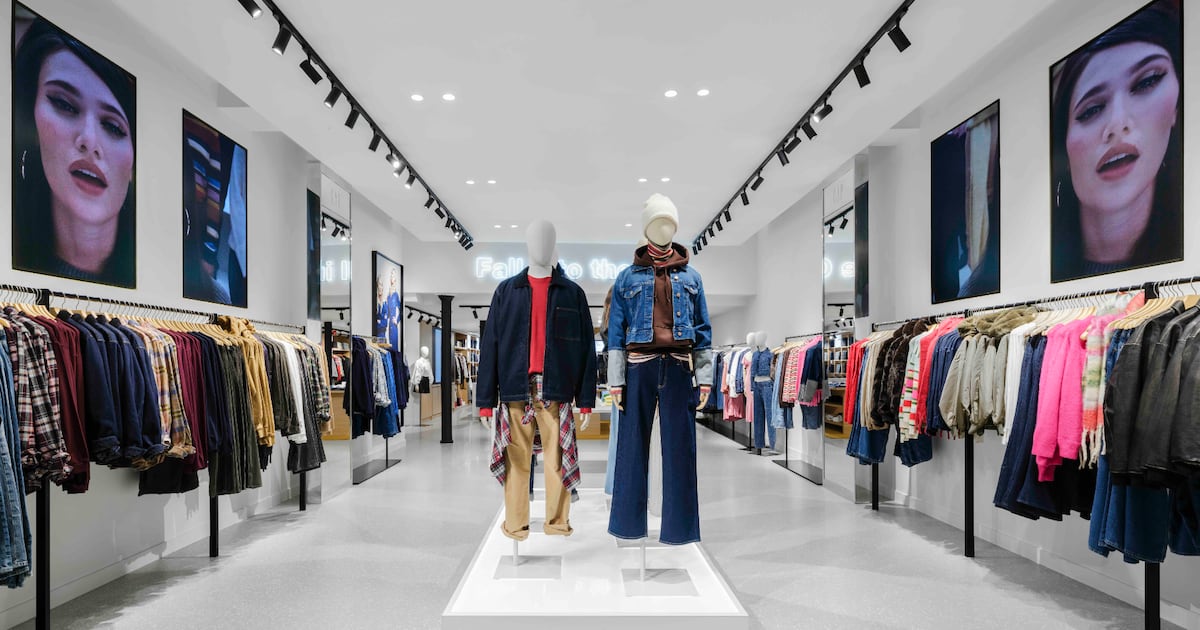 Four Years Later, Gap Returns to London