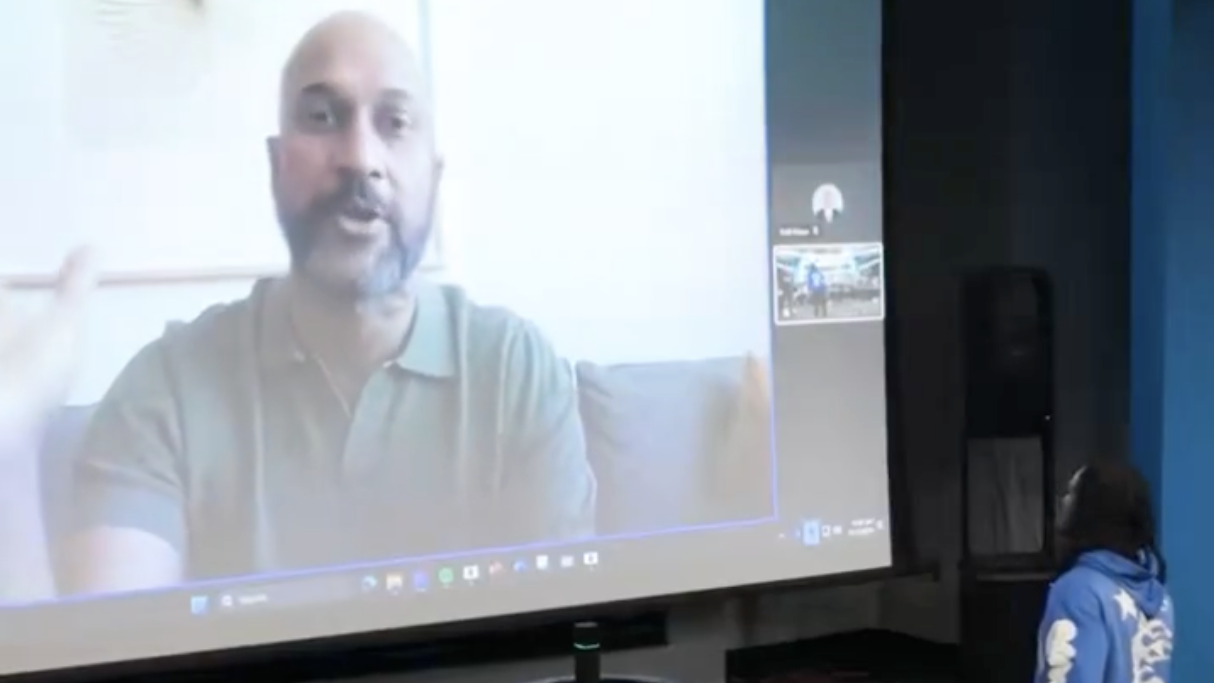 Keegan-Michael Key talks to Panthers after Dowdle's pump fine