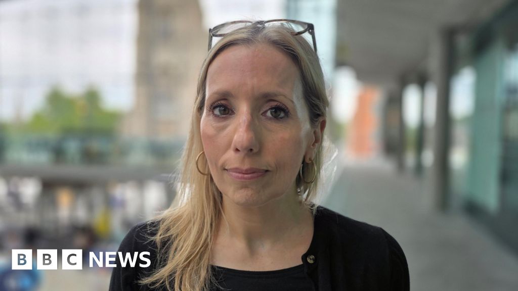 Norfolk police commissioner warns PM as she quits Labour