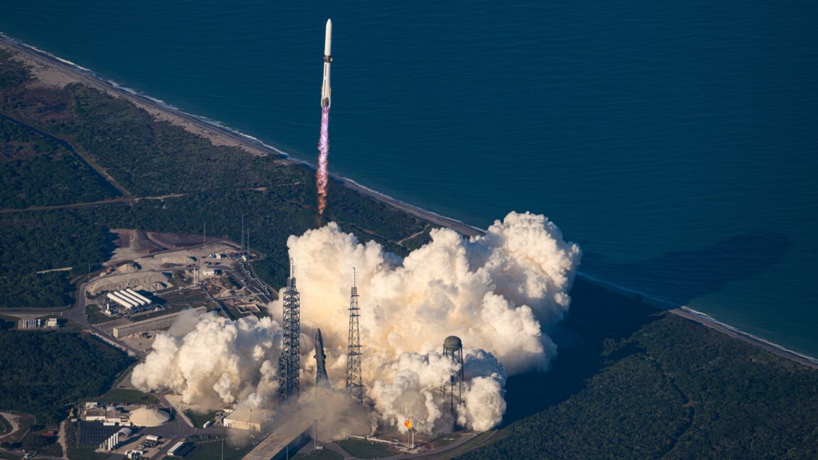 Rocket Report: Blue Origin’s stunning success; vive le Baguette One!