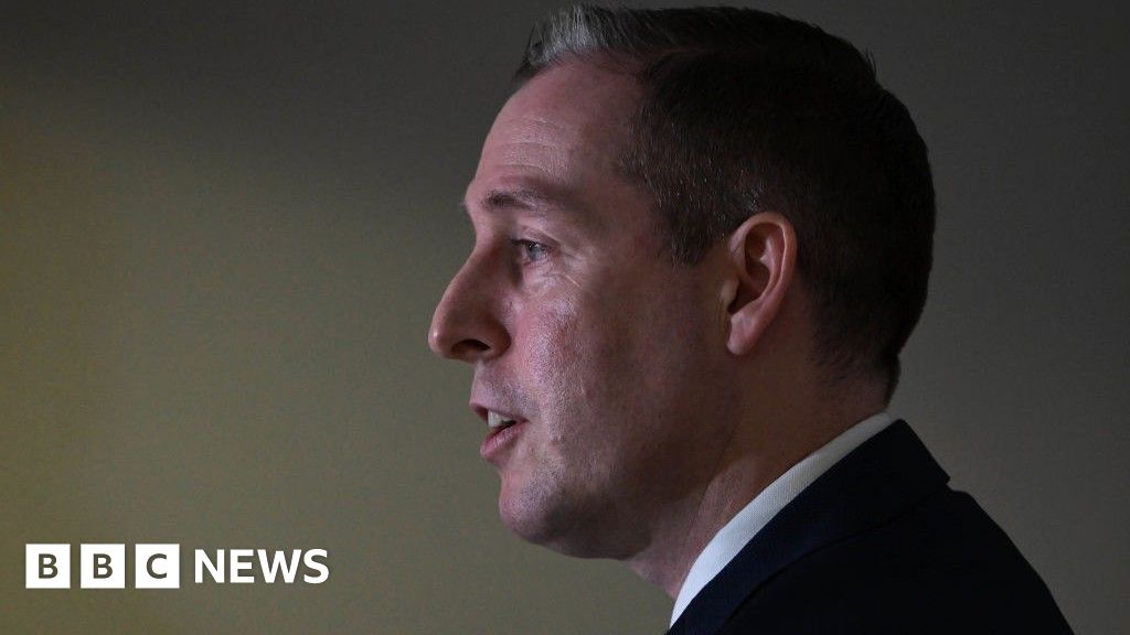 Why is there a no confidence motion in the education minister?