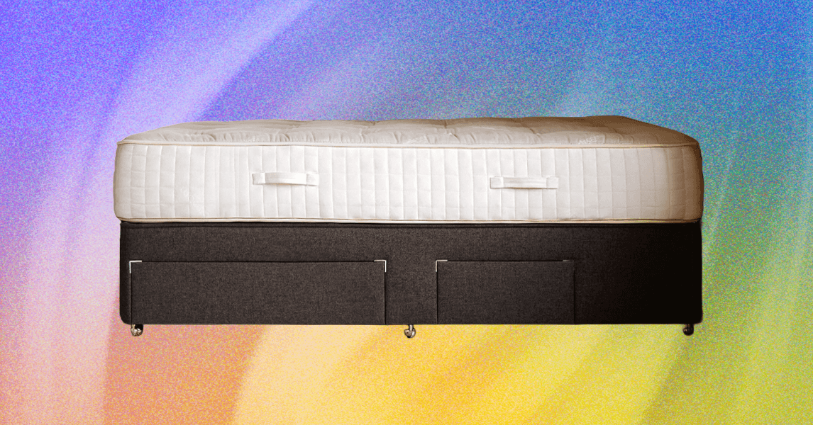 Woolroom Luxury Wooly Mattress Review: Supple but Stinky