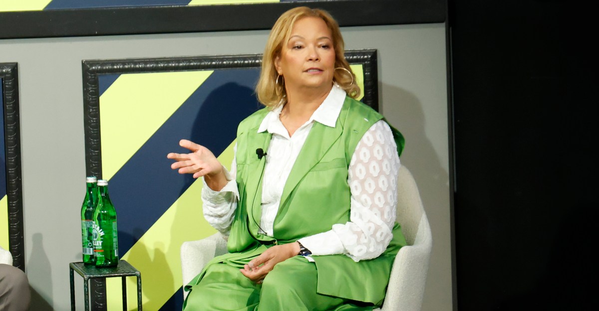 Apple announces even more major executive turnover