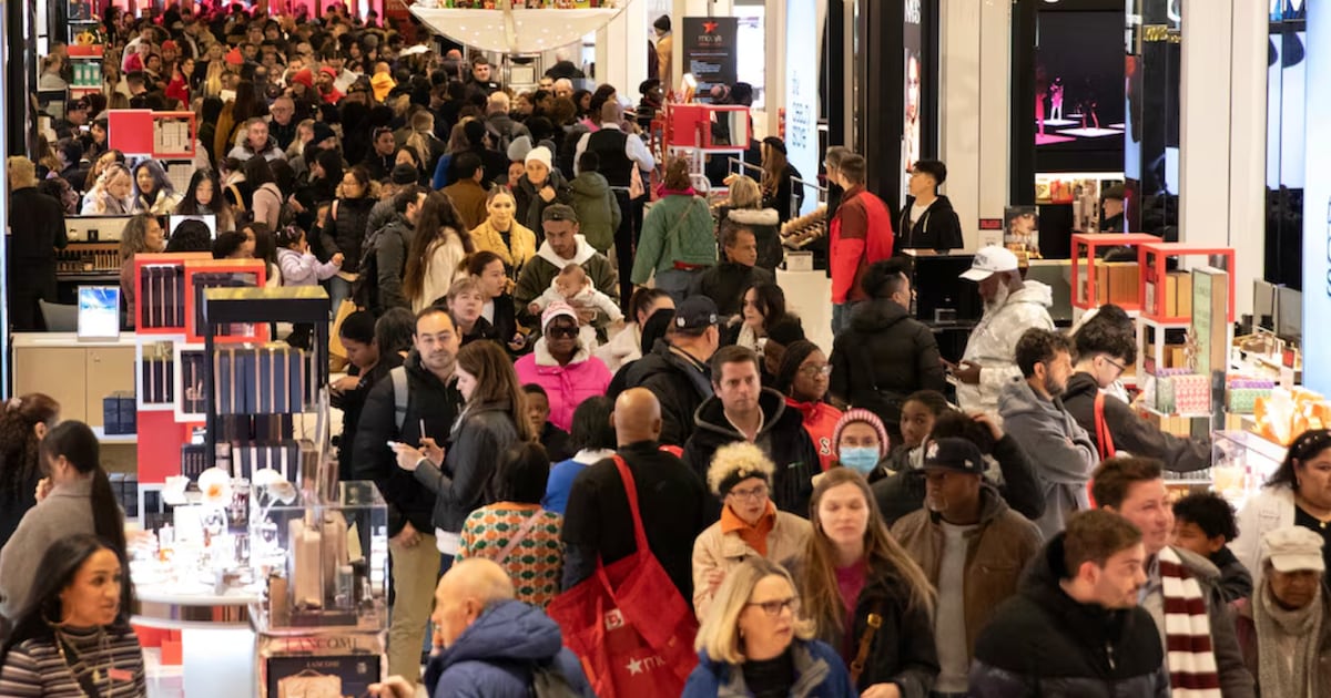 UK Consumer Spending Disappointed in November, Surveys Show